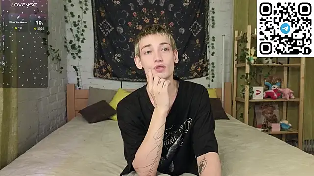 Nick Win online show from November 25, 2025, 7:36 pm