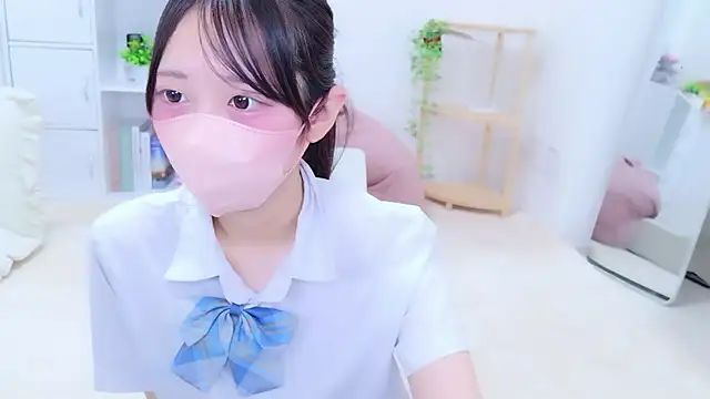 Snapshot of Suzu_ch_xx chatting on July 18, 2026, 1:20 pm Suzu ch xx online show from July 18, 2026, 1:20 pm