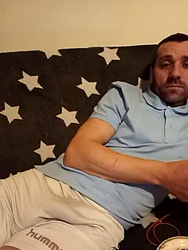 Snapshot of Aian09 chatting on January 14, 2026, 10:02 pm Aian09 online show from January 14, 2026, 10:02 pm