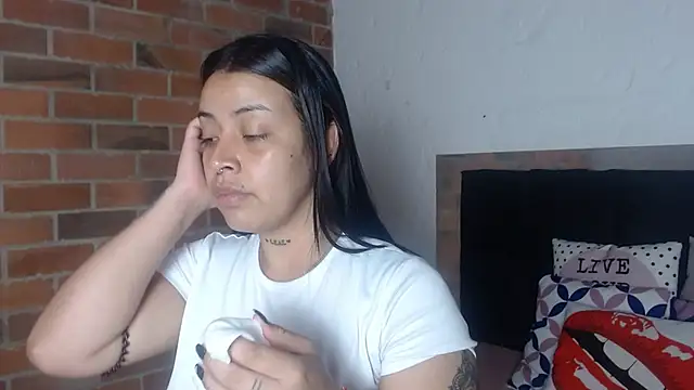 salome  hills1 online show from February 15, 2026, 7:02 pm