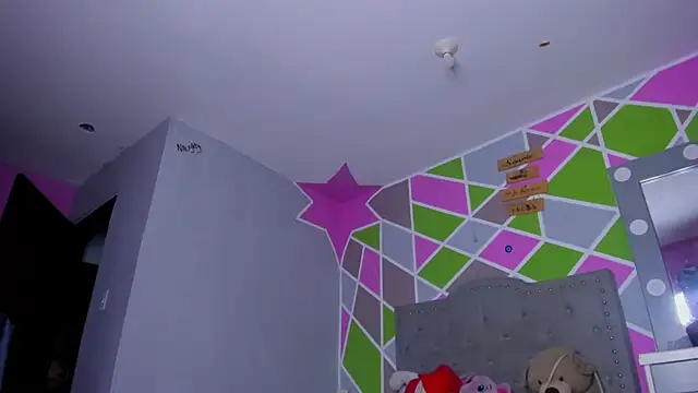 Laura naughty  online show from September 25, 2025, 11:00 pm