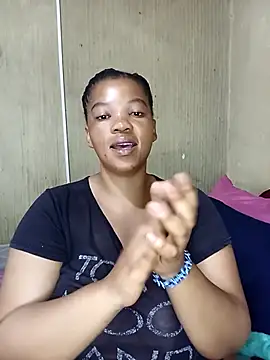 Snapshot of FreakyAngel3X chatting on November 11, 2025, 10:10 am FreakyAngel3X online show from November 11, 2025, 10:10 am