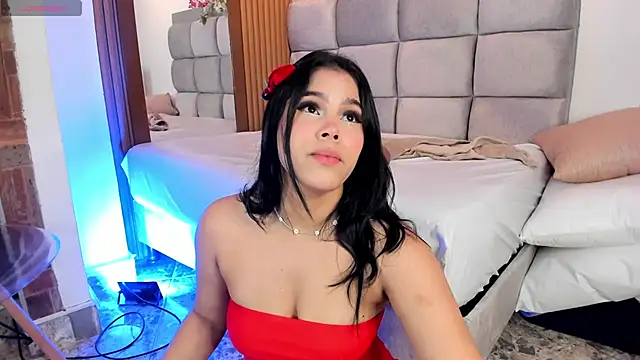 Natasha  Sccott online show from September 9, 2025, 6:06 pm