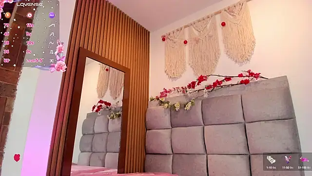 Natasha  Sccott online show from October 4, 2025, 8:27 am