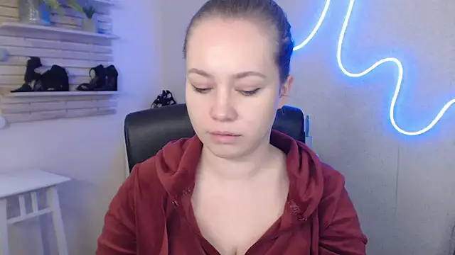 holly xglam online show from January 31, 2025, 8:43 am