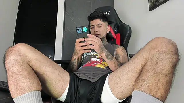 Snapshot of sergiio_mesa27 chatting on November 18, 2025, 12:52 pm sergiio mesa27 online show from November 18, 2025, 12:52 pm