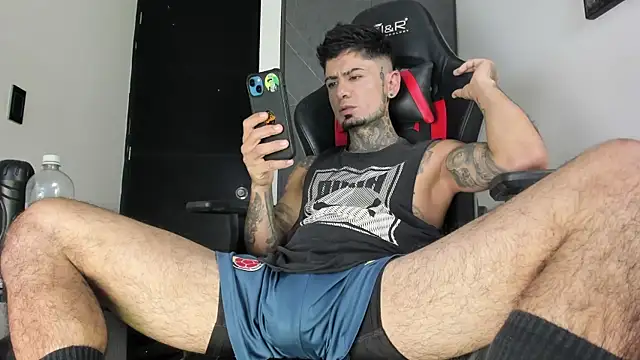 Snapshot of sergiio_mesa27 chatting on November 15, 2025, 1:59 pm sergiio mesa27 online show from November 15, 2025, 1:59 pm