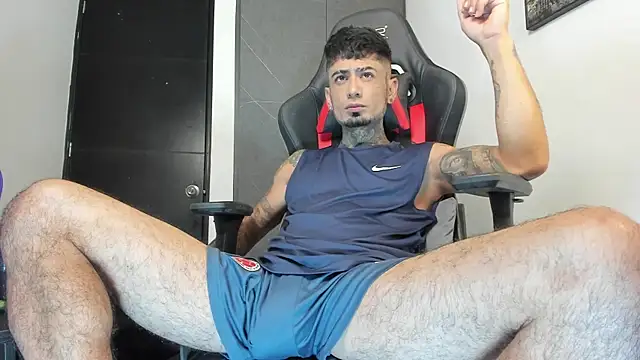 Snapshot of sergiio_mesa27 chatting on October 11, 2025, 1:01 pm sergiio mesa27 online show from October 11, 2025, 1:01 pm