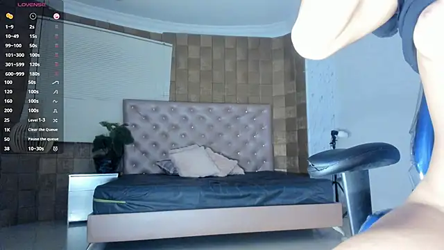 Lissalittlee online show from February 6, 2026, 8:05 pm