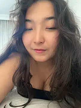 cutie mio online show from February 3, 2025, 12:47 pm