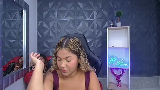 Cristal War online show from February 13, 2026, 11:27 pm