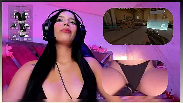 SweetieCloe  online show from December 19, 2025, 9:28 pm