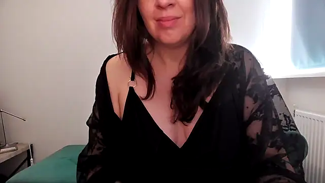 Ella Next Door online show from December 15, 2025, 1:28 pm