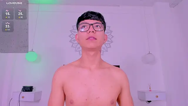 Snapshot of CodyTwink chatting on October 30, 2025, 2:47 pm CodyTwink online show from October 30, 2025, 2:47 pm