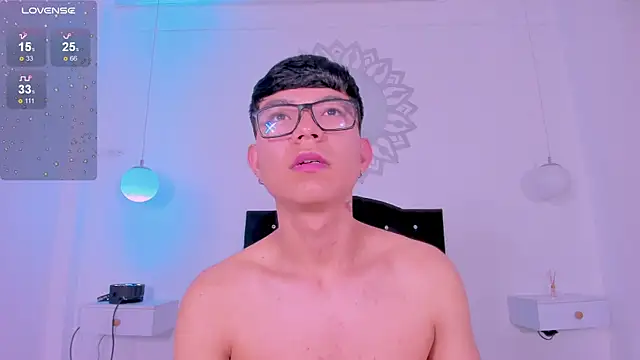 Snapshot of CodyTwink chatting on November 9, 2025, 7:01 am CodyTwink online show from November 9, 2025, 7:01 am