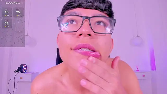 Snapshot of CodyTwink chatting on November 15, 2025, 3:16 pm CodyTwink online show from November 15, 2025, 3:16 pm