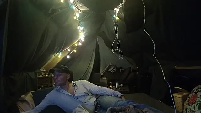 38koppel1985 online show from October 12, 2025, 5:20 am