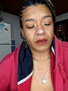 Snapshot of Selket11 chatting on February 8, 2025, 10:29 am Selket11 online show from February 8, 2025, 10:29 am