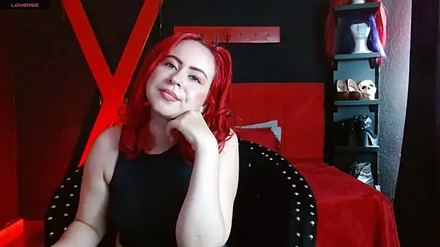 Naty slavedoll online show from March 3, 2025, 7:07 pm