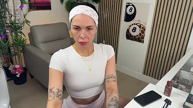 NattyFierros online show from October 7, 2025, 7:09 am