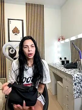 NattyFierros online show from November 14, 2025, 6:11 pm