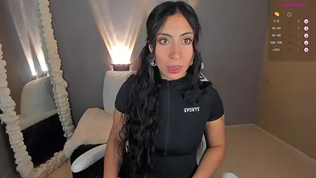 amber curly online show from December 3, 2024, 8:11 pm