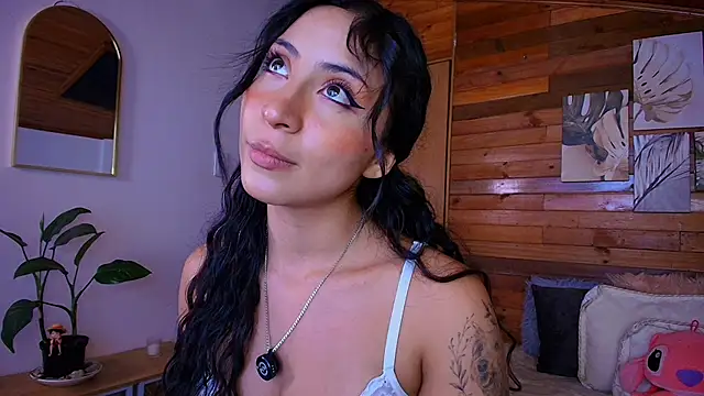 amber curly online show from June 2, 2026, 9:48 pm