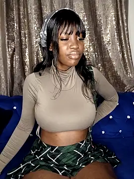 Snapshot of Tushy_baiby2000 chatting on April 19, 2026, 9:28 pm Tushy baiby2000 online show from April 19, 2026, 9:28 pm