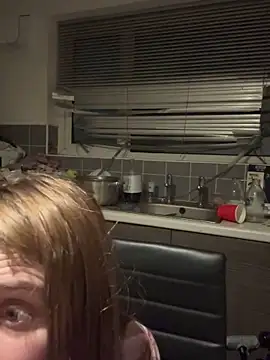 Snapshot of EvieRoseex chatting on December 7, 2024, 2:14 am EvieRoseex online show from December 7, 2024, 2:14 am