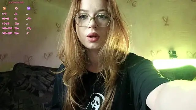 Snapshot of KatalinaAmore chatting on July 7, 2026, 5:16 pm KatalinaAmore online show from July 7, 2026, 5:16 pm