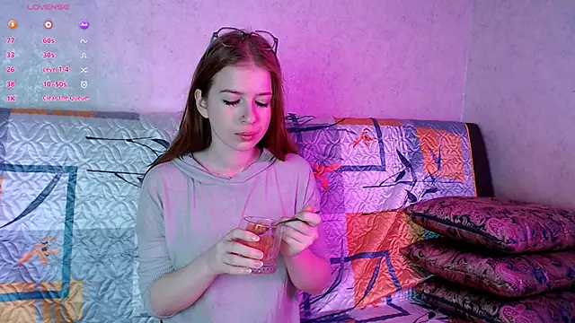 Snapshot of KatalinaAmore chatting on October 7, 2025, 3:13 pm KatalinaAmore online show from October 7, 2025, 3:13 pm