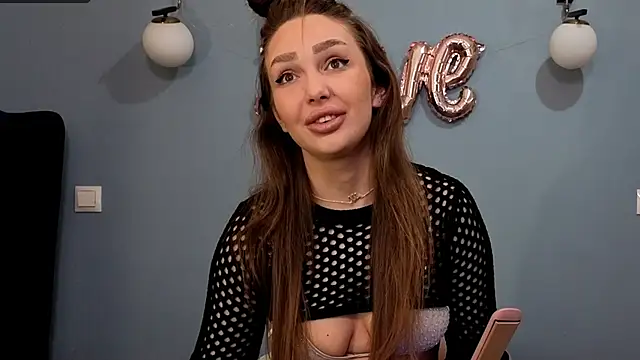 AnnaMaee online show from February 21, 2025, 9:00 pm