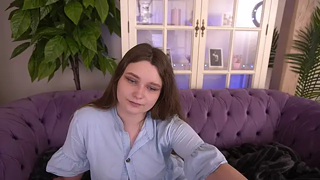Snapshot of MagicPeachh_ chatting on June 10, 2026, 1:23 pm MagicPeachh online show from June 10, 2026, 1:23 pm