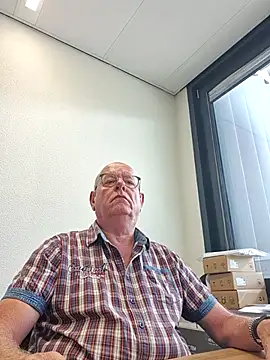 andrejoyfull64 online show from July 22, 2026, 9:22 am