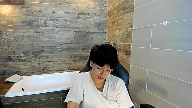 Snapshot of Bryce_Evans chatting on February 26, 2025, 8:36 pm Bryce Evans online show from February 26, 2025, 8:36 pm