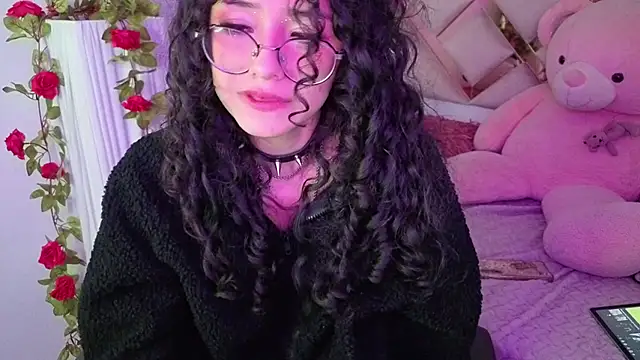 CherieCurl online show from May 7, 2026, 2:49 am