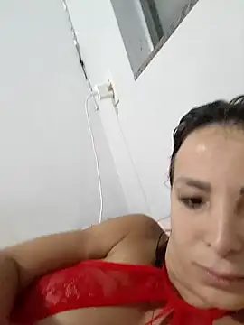 BrendaBittencourt online show from November 7, 2025, 10:57 pm