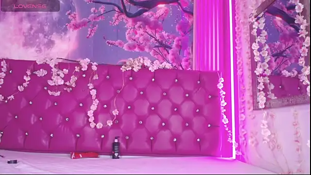 Malory Cortez online show from November 4, 2025, 3:10 am