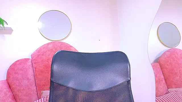 Snapshot of LilithSmith_ chatting on February 16, 2026, 11:42 am LilithSmith online show from February 16, 2026, 11:42 am