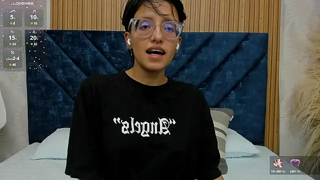 Snapshot of Marge_lasander chatting on February 8, 2025, 1:32 am Marge lasander online show from February 8, 2025, 1:32 am