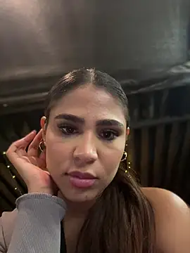 HaileyBaldwin online show from March 2, 2025, 11:50 pm