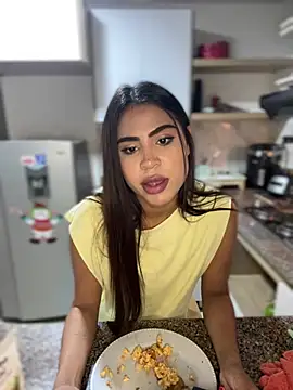 HaileyBaldwin online show from January 9, 2025, 3:36 am