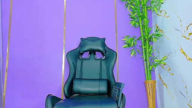 scarlet-jonesx online show from October 12, 2025, 7:15 pm