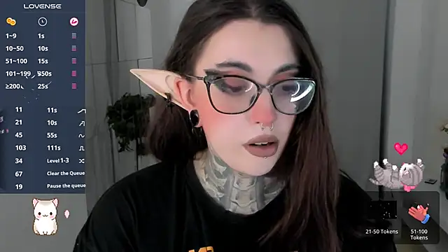 Snapshot of Dixi_Pixi_ chatting on October 19, 2025, 5:54 am Dixi Pixi online show from October 19, 2025, 5:54 am