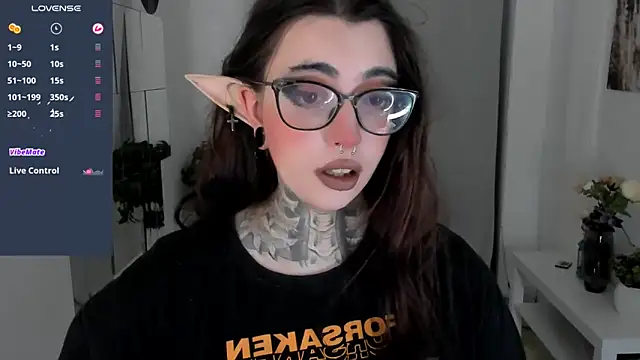 Snapshot of Dixi_Pixi_ chatting on October 18, 2025, 5:42 am Dixi Pixi online show from October 18, 2025, 5:42 am