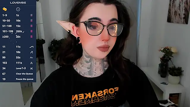 Snapshot of Dixi_Pixi_ chatting on October 12, 2025, 5:42 am Dixi Pixi online show from October 12, 2025, 5:42 am