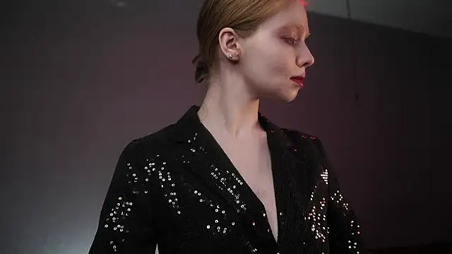 ginger hugs online show from February 18, 2026, 10:06 pm