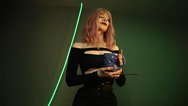 ginger hugs online show from March 11, 2026, 10:15 pm