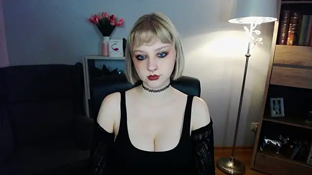 MadelineLust online show from September 28, 2025, 1:29 pm