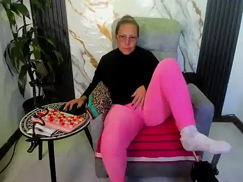 Snapshot of BrendaSex_Hot chatting on February 18, 2026, 9:22 pm BrendaSex Hot online show from February 18, 2026, 9:22 pm